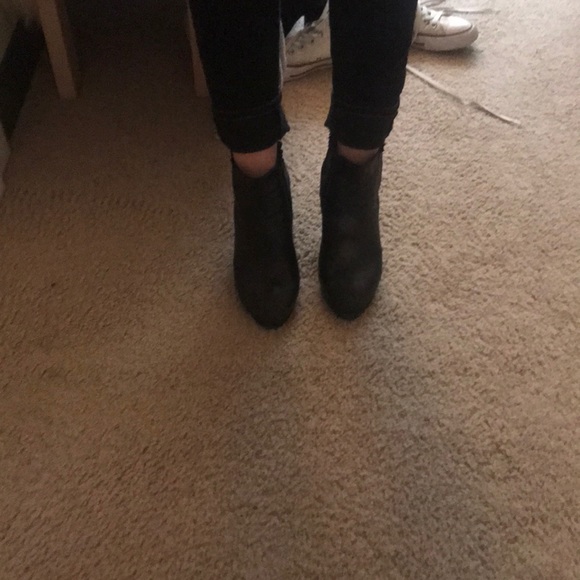 Black Steve Madden booties - Picture 2 of 3